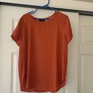 Dressier t-shirt. Size L. Burnt orange.